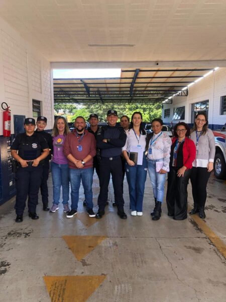 GCM, CMDCA e Conselho Tutelar discutem atendimento de ocorrências envolvendo menores em Itararé (SP) GCM, CMDCA e Conselho Tutelar discutem atendimento de ocorrências envolvendo menores em Itararé (SP)