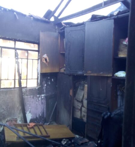 GCM de Itararé (SP) atende incêndio em residência nesta segunda (11)