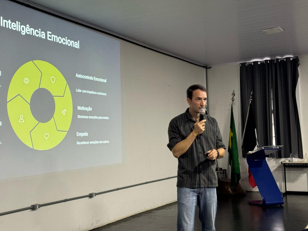 GCM de Itararé (SP) promove palestra sobre inteligência emocional e saúde mental para agentes
