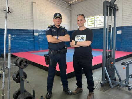 GCM de Itararé (SP) recebe visita de policial municipal da Espanha GCM de Itararé (SP) recebe visita de policial municipal da Espanha