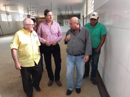 Heliton do Valle dá sequência ao projeto de instalação de granjas em Itararé (SP) Segundo o prefeito, estudos estão sendo feitos e serão aprofundados para que a instalação ocorra de maneira rápida, eficaz e sem transtornos