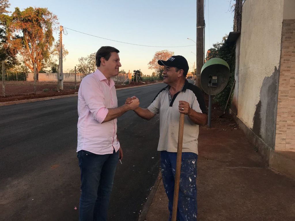 Heliton do Valle lança programa de pavimentação e traz benefícios à população de Itararé (SP) Heliton do Valle lança programa de pavimentação e traz benefícios à população de Itararé (SP)