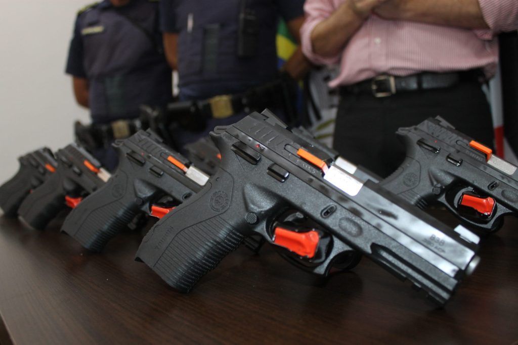 Inédito: com recursos próprios, prefeito de Itararé (SP) adquire 10 armas novas para a GCM