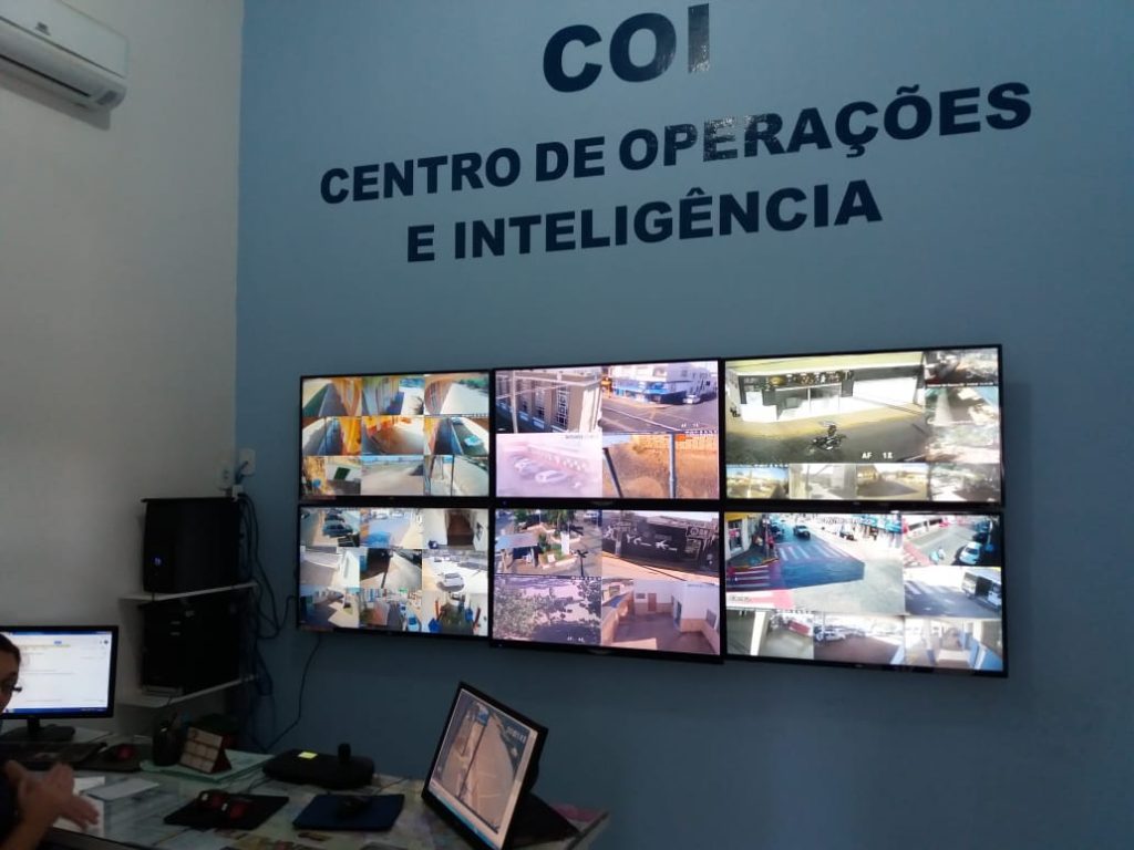 Investimentos em segurança: Gestão Heliton do Valle amplia monitoramento com câmeras em Itararé (SP) Investimentos em segurança: Gestão Heliton do Valle amplia monitoramento com câmeras em Itararé (SP)