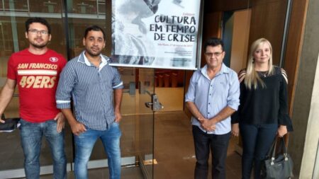 O coordenador de cultura Riveli e coordenadores da região