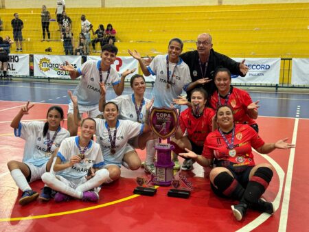 Itararé (SP) é campeã da Copa Record de Futsal Feminino Itararé (SP) é campeã da Copa Record de Futsal Feminino