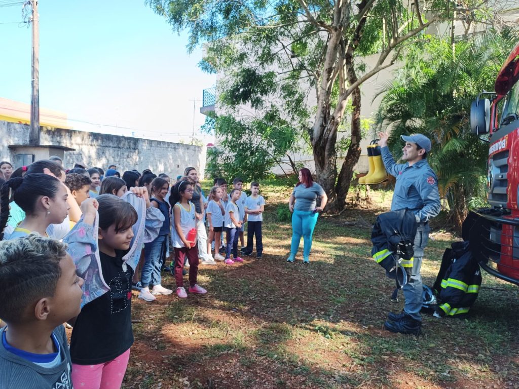 Itararé (SP) recebe Programa Bombeiro na Escola