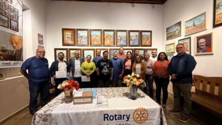 Jovem de 26 anos recebe mão biônica em cerimônia na Casa da Cultura Juquinha Taques em Itararé (SP) Jovem de 26 anos recebe mão biônica em cerimônia na Casa da Cultura Juquinha Taques em Itararé (SP)