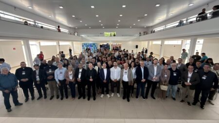 Mais de 250 empresários participam de encontro regional em Itararé e fortalecem diálogo sobre desenvolvimento econômico