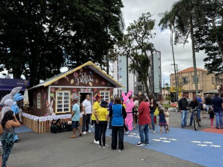 Páscoa Encantada reúne crianças e famílias na Praça Francisco Alves Negrão em Itararé (SP) Páscoa Encantada reúne crianças e famílias na Praça Francisco Alves Negrão em Itararé (SP)