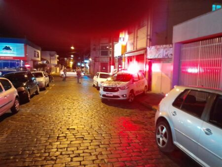PM e GCM de Itararé (SP) realizam operação conjunta para coibir venda de bebida alcoólica a menores