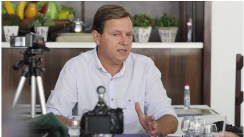 A entrevista pode ser ouvida na íntegra na página oficial do prefeito no Facebook.