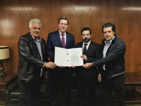 Prefeito de Itararé conquista termo de guarda provisória das áreas do governo federal existentes no município Prefeito de Itararé conquista termo de guarda provisória das áreas do governo federal existentes no município