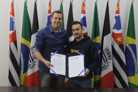Prefeito de Itararé (SP) assina mais um convênio pelo ‘Clube de Desconto do Servidor’ Prefeito de Itararé (SP) assina mais um convênio pelo ‘Clube de Desconto do Servidor’