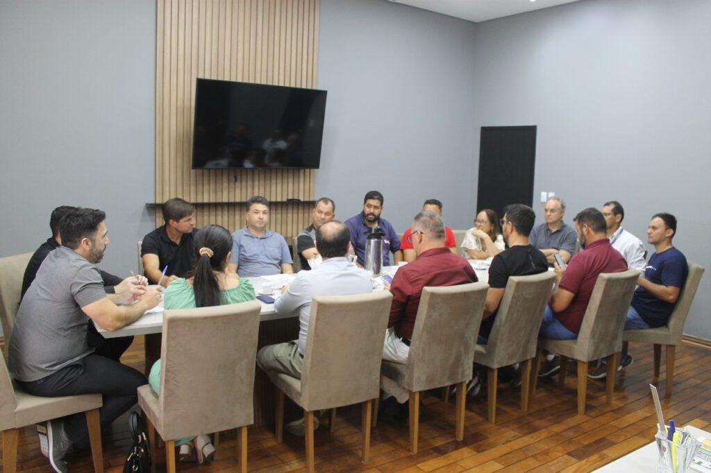 Prefeito de Itararé (SP) e vereadores alinham estratégias para fortalecer a gestão da Santa Casa Prefeito de Itararé (SP) e vereadores alinham estratégias para fortalecer a gestão da Santa Casa