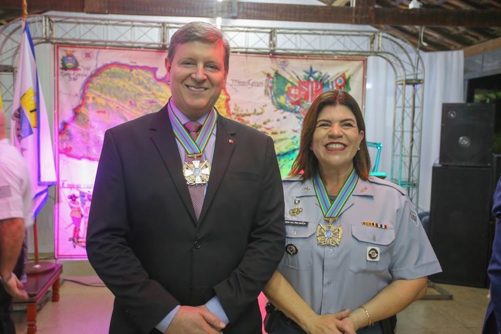 Prefeito de Itararé (SP), Heliton do Valle, é condecorado pela Associação Brasileira das Forças Internacionais de Paz