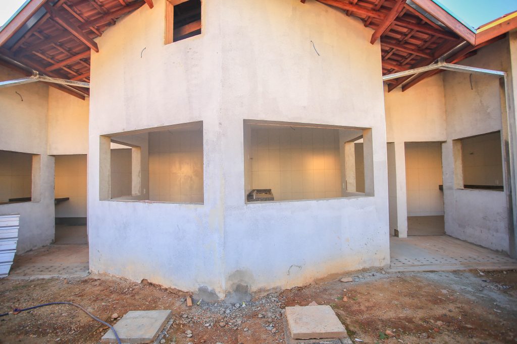 Prefeito de Itararé (SP), Heliton do Valle, realiza visita técnica à construção do lanchódromo