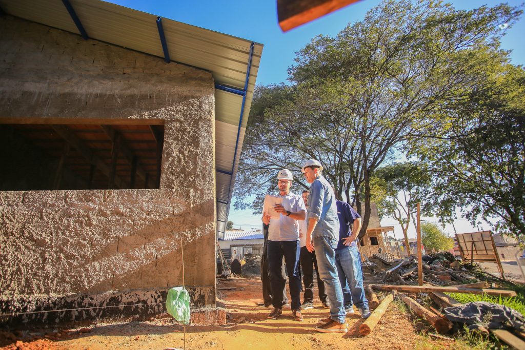 Prefeito de Itararé (SP), Heliton do Valle, realiza visita técnica às obras de ampliação da Unidade de Saúde da Vila Novo Horizonte