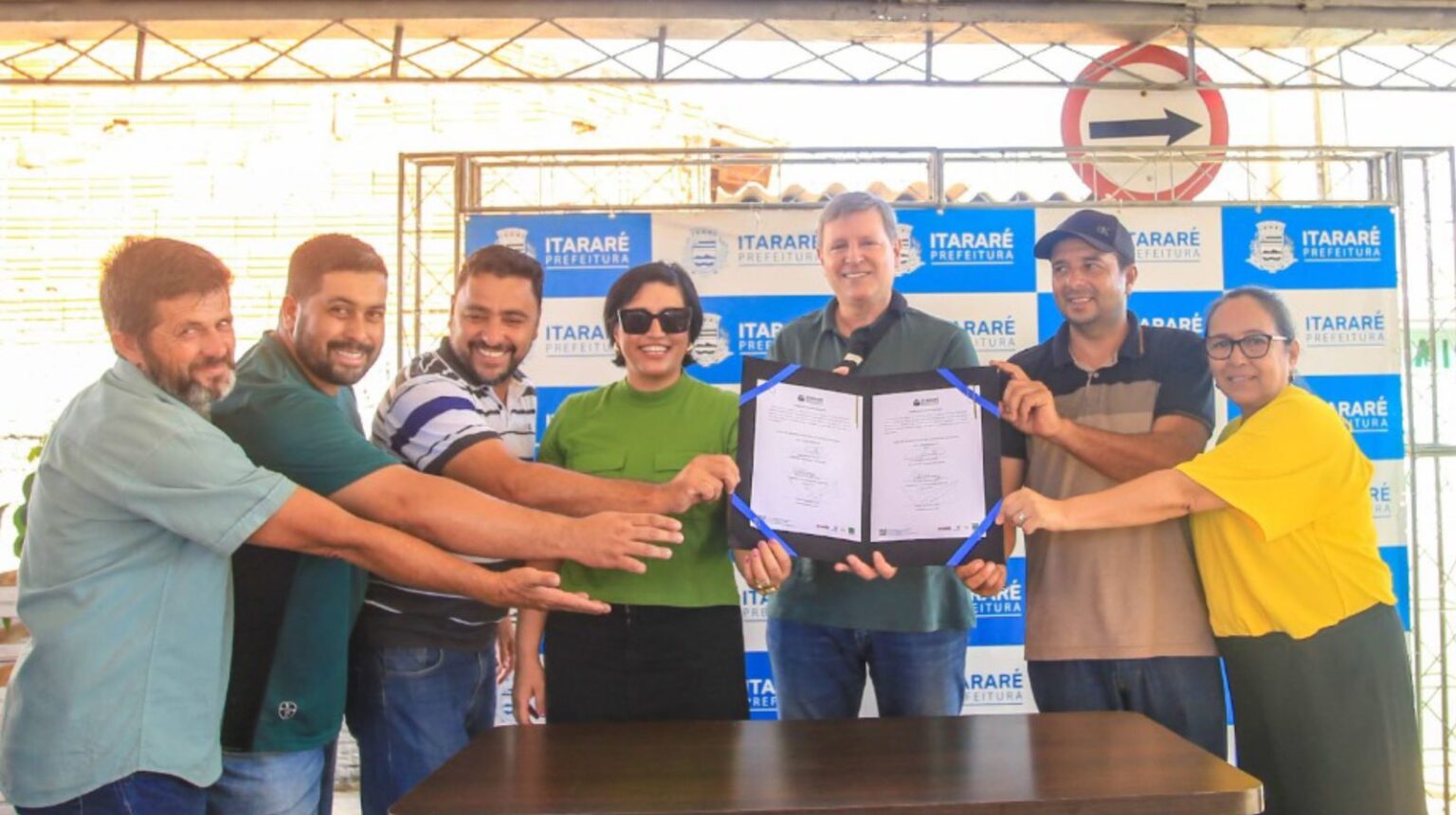 Prefeito de Itararé (SP) realiza entrega de mais de R$ 1,6 milhão de recursos próprios em pavimentação no Jardim Paulicéia Prefeito de Itararé (SP) realiza entrega de mais de R$ 1,6 milhão de recursos próprios em pavimentação no Jardim Paulicéia