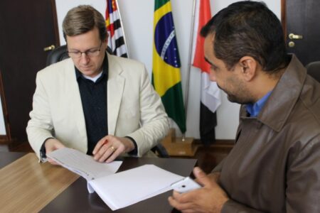 Prefeito sanciona lei que institui Sistema Municipal de Cultura Heliton sancionou a lei municipal nº 3767, que institui o Sistema Municipal de Cultura