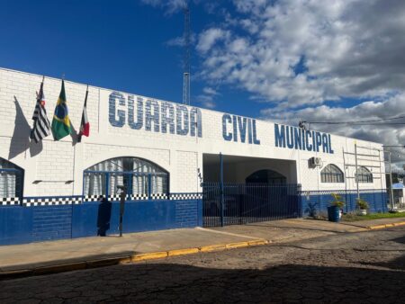 Prefeitura amplia atuação da Guarda Civil Municipal na fiscalização de posturas Prefeitura amplia atuação da Guarda Civil Municipal na fiscalização de posturas