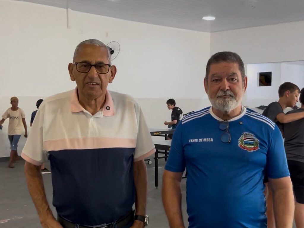 Prefeitura amplia oferta esportiva com aulas gratuitas de tênis de mesa no Espaço Multiuso