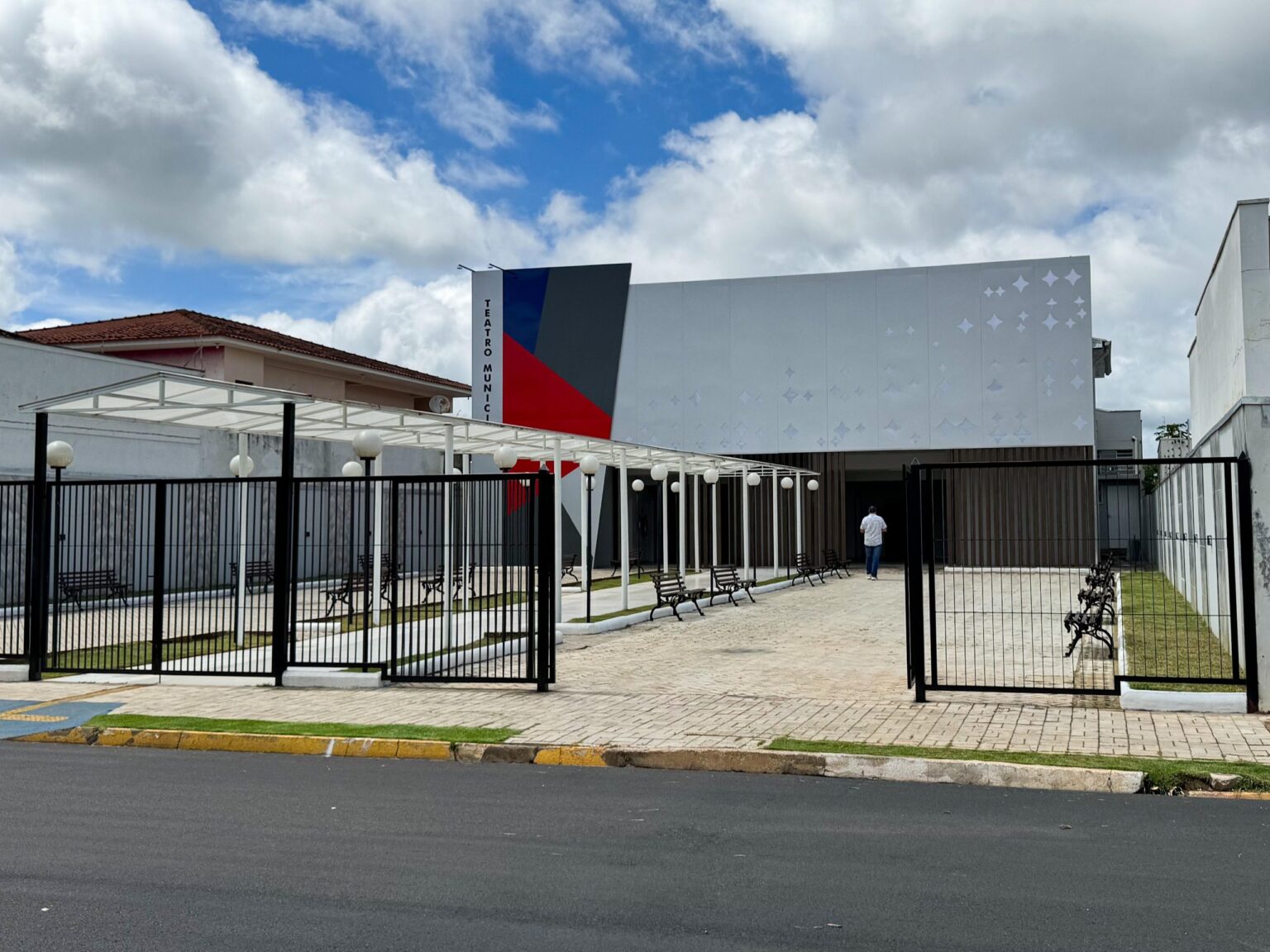 Prefeitura de Itararé anuncia programação cultural gratuita no Teatro Sylvio Machado