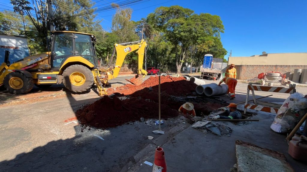 Prefeitura de Itararé inicia obras de drenagem e recapeamento no Jardim São Pedro