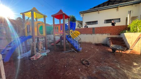 Prefeitura de Itararé realiza reforma completa do parquinho da Escola Maria Aparecida Brigola no Jardim Fronteira Prefeitura de Itararé realiza reforma completa do parquinho da Escola Maria Aparecida Brigola no Jardim Fronteira