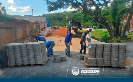 Prefeitura de Itararé (SP) avança com obras de lajotamento nos bairros Jardim Pauliceia e Novo Horizonte Prefeitura de Itararé (SP) avança com obras de lajotamento nos bairros Jardim Pauliceia e Novo Horizonte