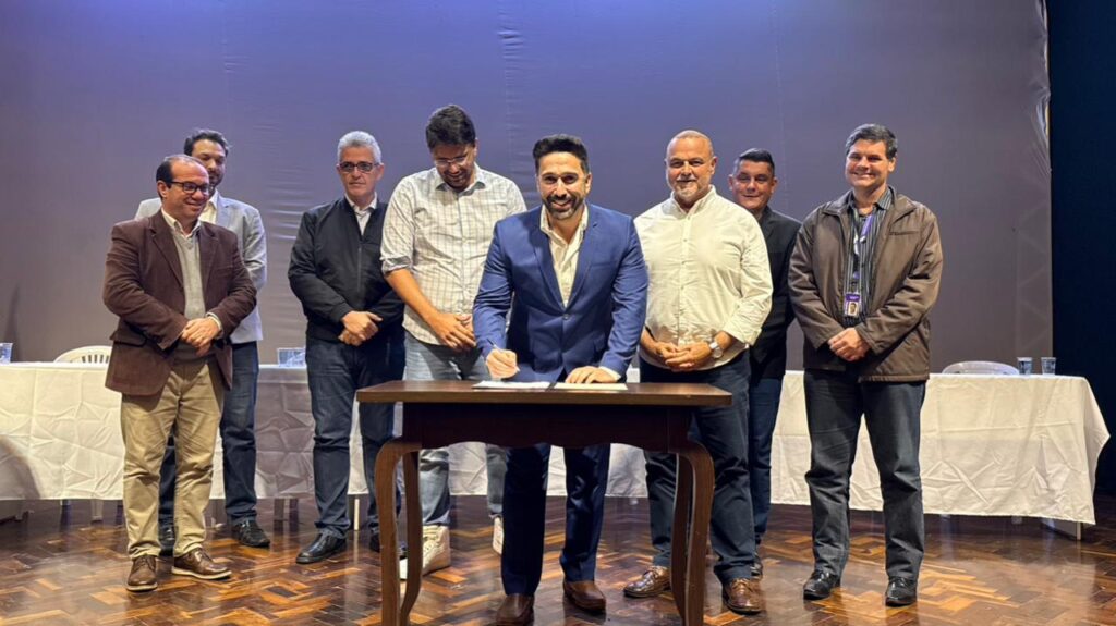 Prefeitura de Itararé (SP) celebra início das obras de duplicação da SP-258 Prefeitura de Itararé (SP) celebra início das obras de duplicação da SP-258