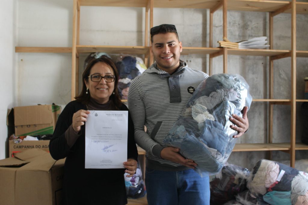 Prefeitura de Itararé (SP) doa mais de mil peças de roupas à população acometida por tragédia em Sengés (PR) Prefeitura de Itararé (SP) doa mais de mil peças de roupas à população acometida por tragédia em Sengés (PR)