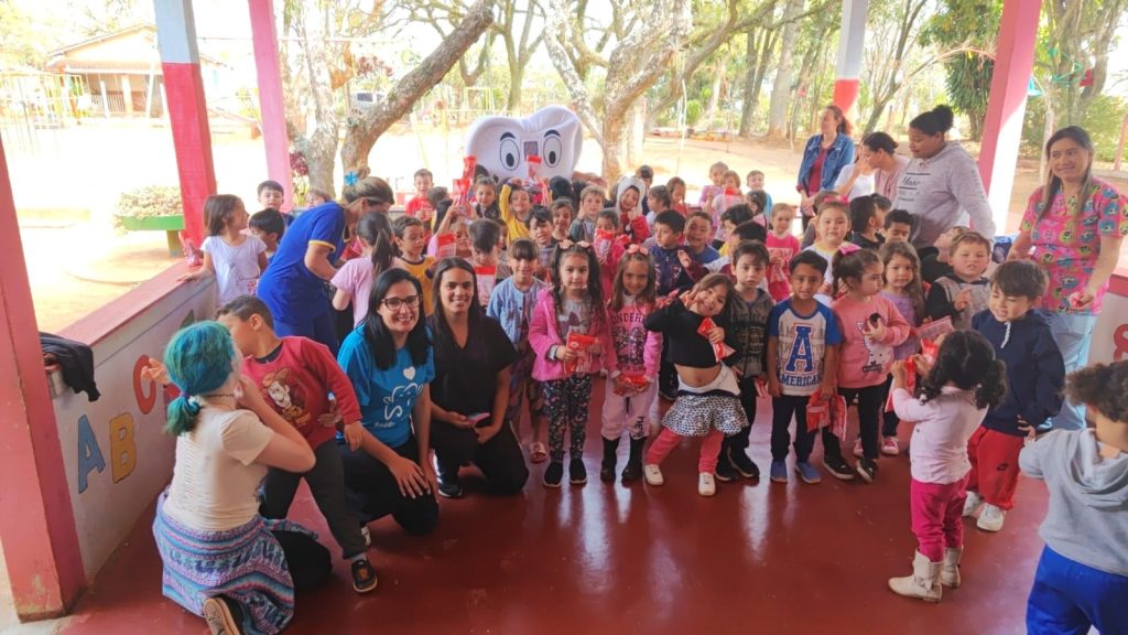 Prefeitura de Itararé (SP) entrega kits de higiene bucal para alunos da Educação Infantil