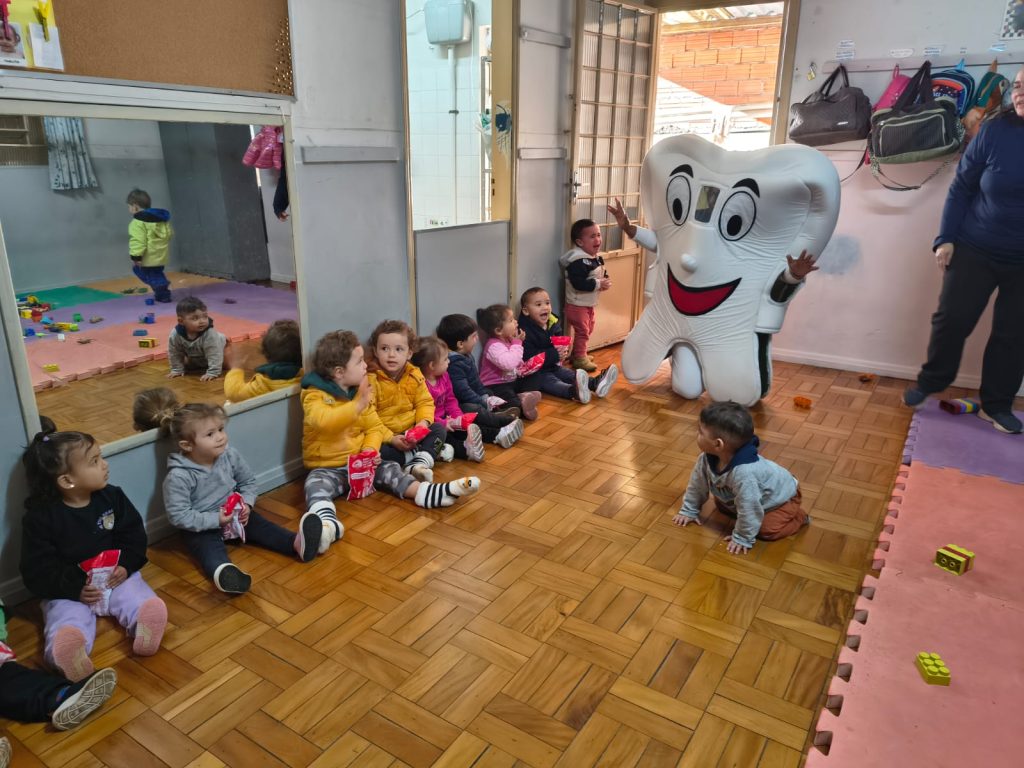 Prefeitura de Itararé (SP) entrega kits de higiene bucal para alunos da Educação Infantil