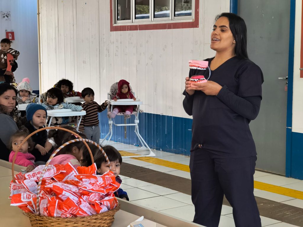 Prefeitura de Itararé (SP) entrega kits de higiene bucal para alunos da Educação Infantil
