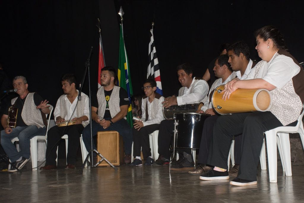 Professores de Itararé (SP) são homenageados pela prefeitura Prefeitura de Itararé (SP) incentiva meio musical na cidade
