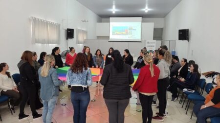 Prefeitura de Itararé (SP) promove curso sobre desenvolvimento integral da criança junto à profissionais da Educação Prefeitura de Itararé (SP) promove curso sobre desenvolvimento integral da criança junto à profissionais da Educação
