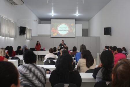 Prefeitura de Itararé (SP) realiza capacitação a merendeiras da rede municipal de Ensino Prefeitura de Itararé (SP) realiza capacitação a merendeiras da rede municipal de Ensino