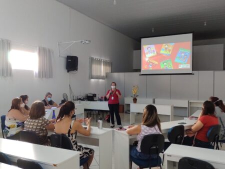 Prefeitura de Itararé (SP) realiza encerramento de capacitação em inglês junto aos professores da Rede Municipal de Ensino