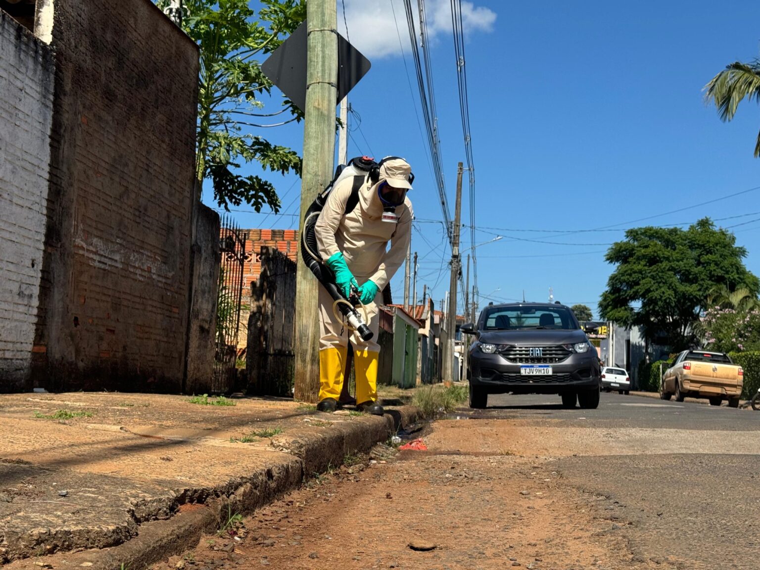 Prefeitura de Itararé (SP) realiza nebulização em bairros com casos positivos de dengue Prefeitura de Itararé (SP) realiza nebulização em bairros com casos positivos de dengue