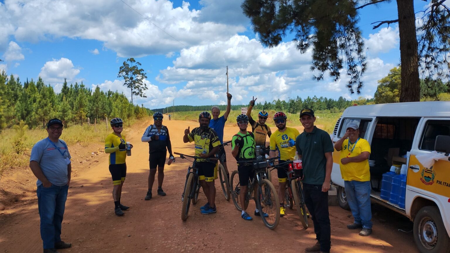Prefeitura de Itararé (SP) recepciona ciclistas e presta apoio ao 1° Carnapedal