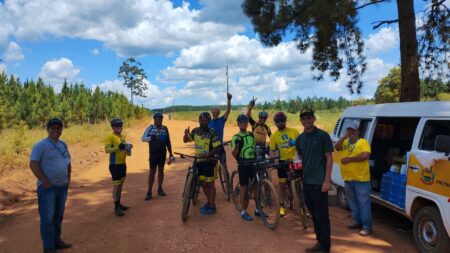 Prefeitura de Itararé (SP) recepciona ciclistas e presta apoio ao 1° Carnapedal Prefeitura de Itararé (SP) recepciona ciclistas e presta apoio ao 1° Carnapedal