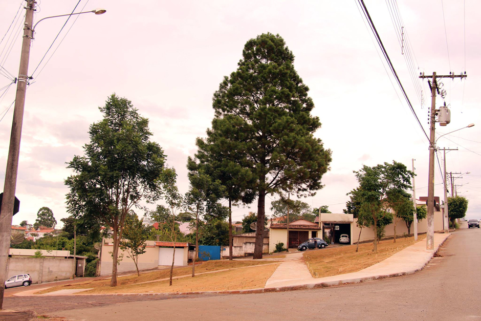 Prefeitura revitaliza Praça do Pinheiro