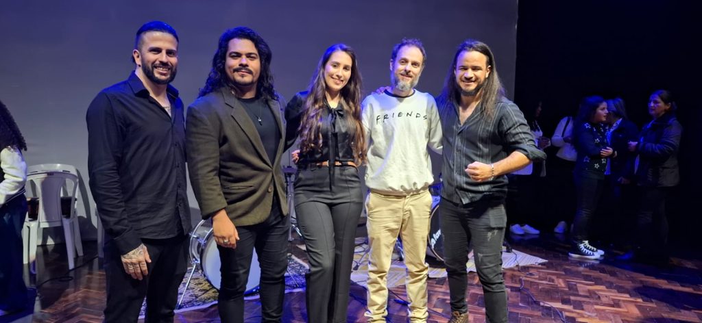Projeto Guri de Itararé (SP) realiza apresentação de encerramento de semestre com casa cheia no Teatro Sylvio Machado