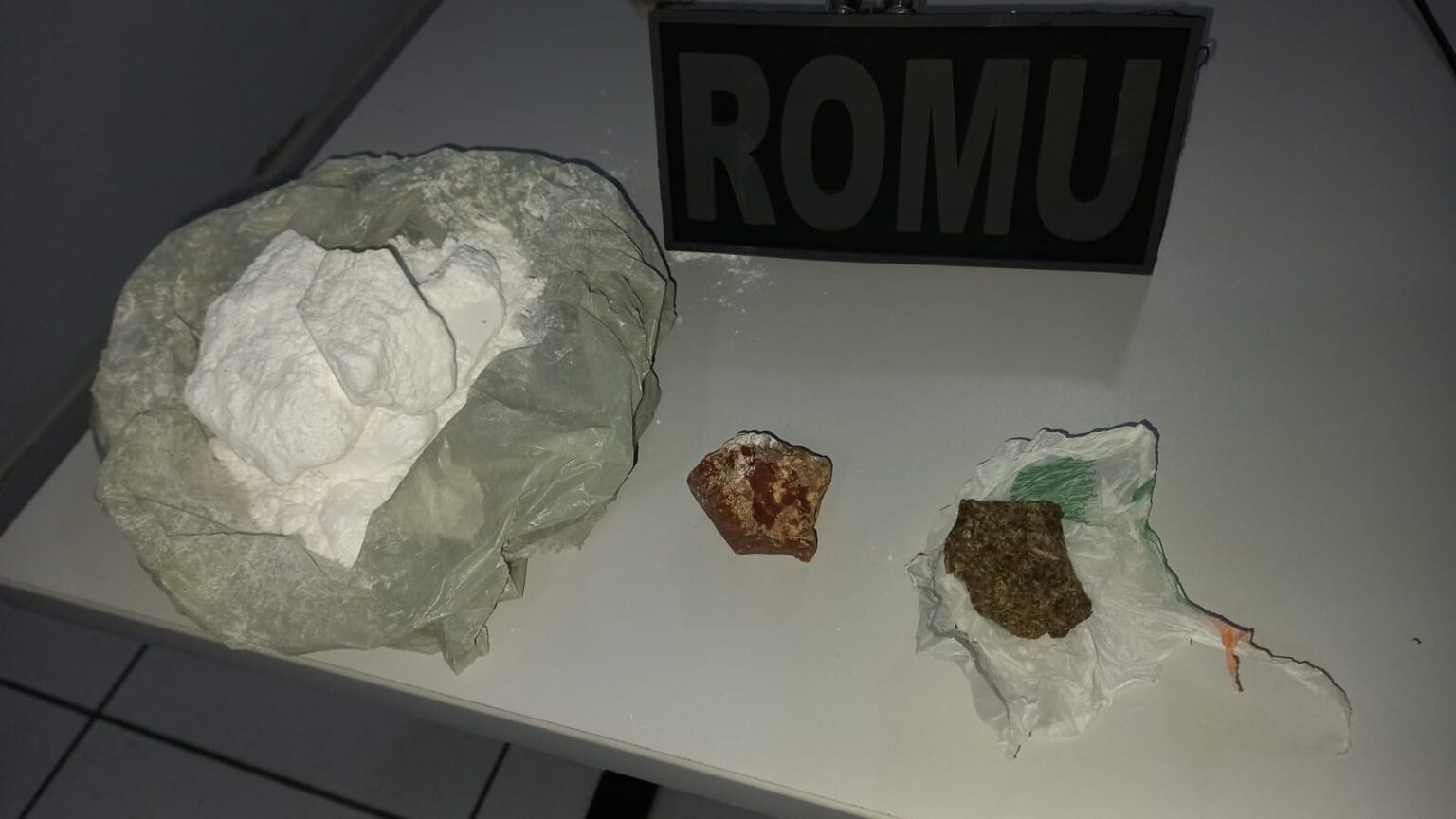 ROMU de Itararé (SP) prende mulher em flagrante transportando drogas em ônibus intermunicipal