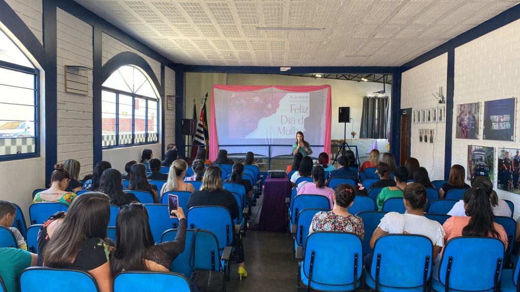 Secretaria Municipal de Desenvolvimento Social de Itararé (SP) realiza palestras em comemoração ao mês da mulher