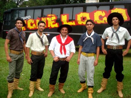 Grupo Musical Tchê Loco se apresenta nesta terça-feira às 20h30 na Praça São Pedro