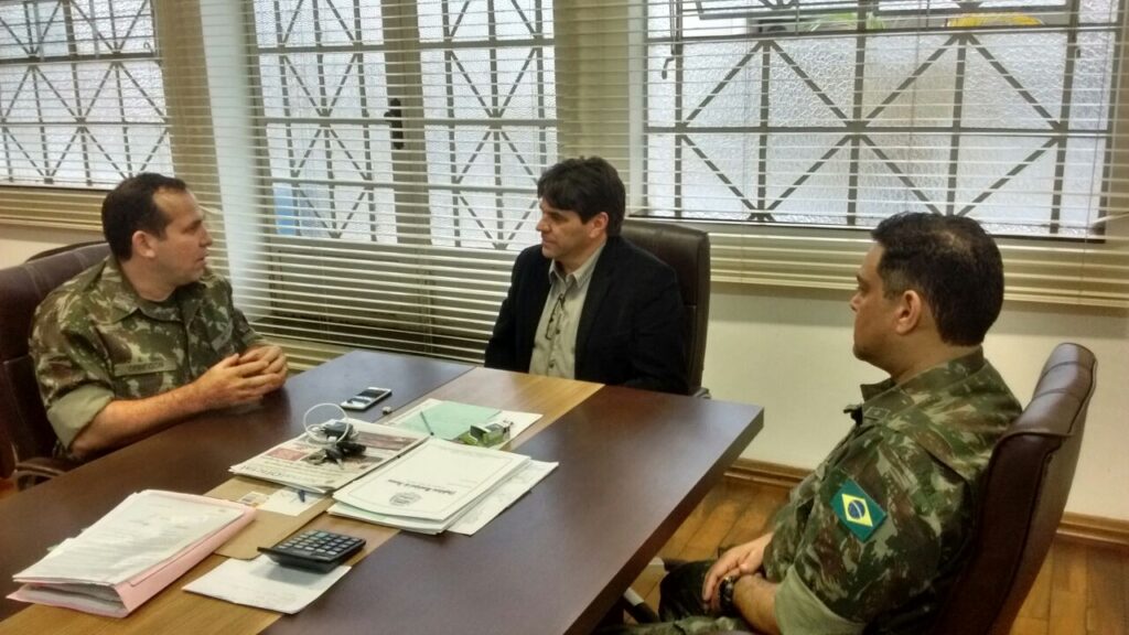 Zé Eduardo recebe autoridades do Exército IMG-20160831-WA0063